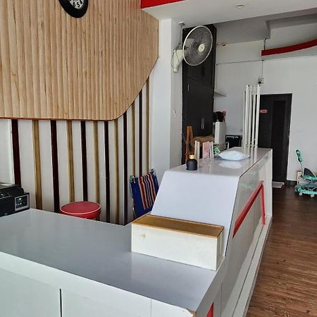 Отель Eden Park Patong Экстерьер фото